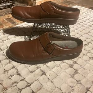 SAS brown leather slide on clogs size 9.5